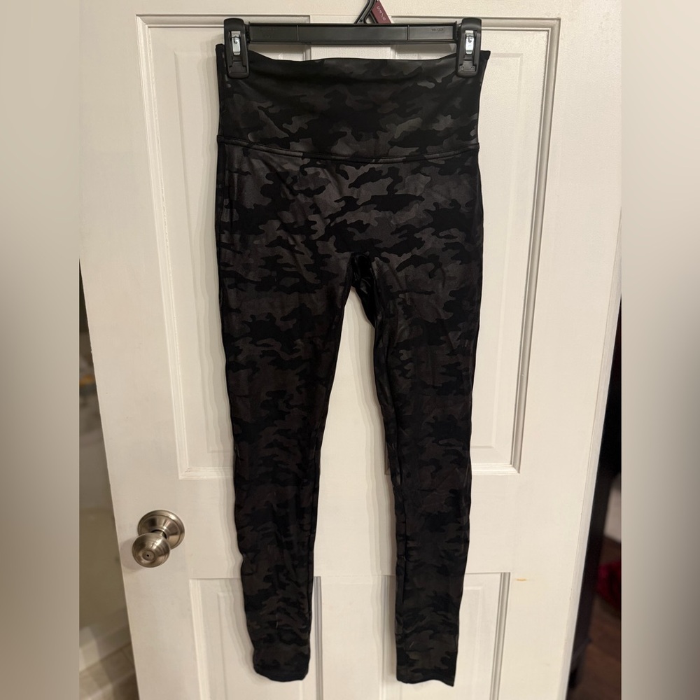 SPANX Black Camo High-Waist Leggings